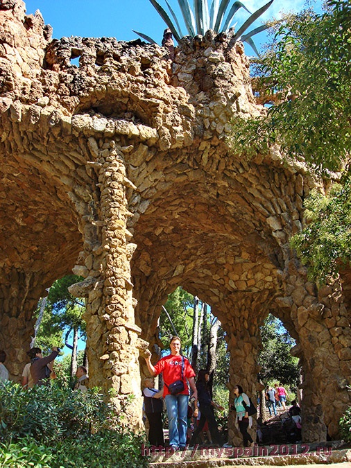 Парк Гуэля - роща колонн-деревьев